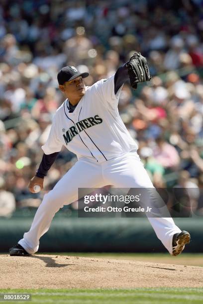 Felix Hernandez of the Seattle Mariners delivers the pitch during the game against the San Francisco Giants on May 24, 2009 at Safeco Field in...