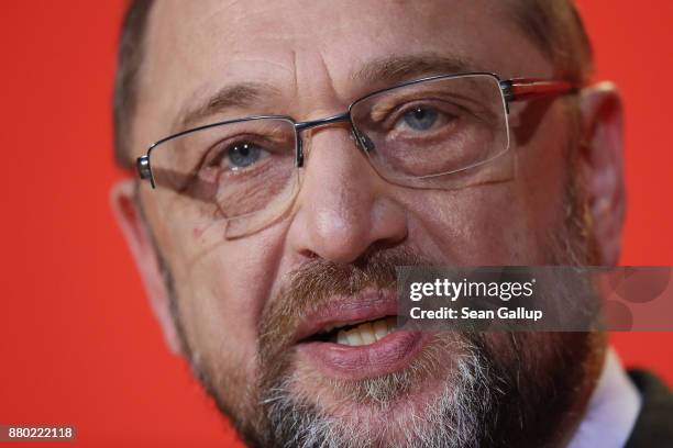 Martin Schulz, leader of the German Social Democrats , speaks to the media following a meeting of the SPD leadership on November 27, 2017 in Berlin,...