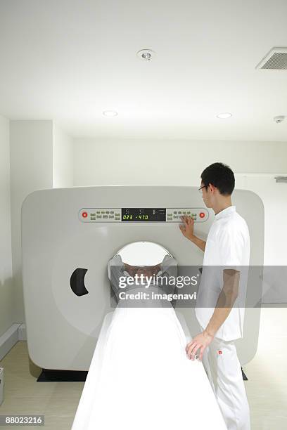 ct scan - medical technologist stock pictures, royalty-free photos & images