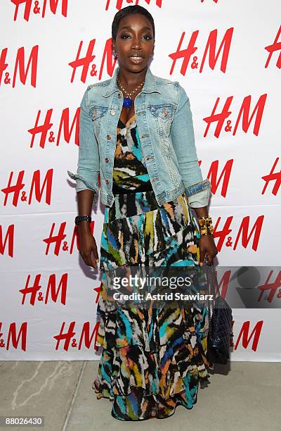 Recording artist Estelle attends the unveiling of the Fashion Against AIDS Collection at H&M Lexington Avenue May 27, 2009 in New York City.