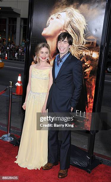 Actress Alison Lohman and actor Justin Long arrive to the Los Angeles Premiere "Drag Me to Hell" at Grauman's Chinese Theatre on May 12, 2009 in...
