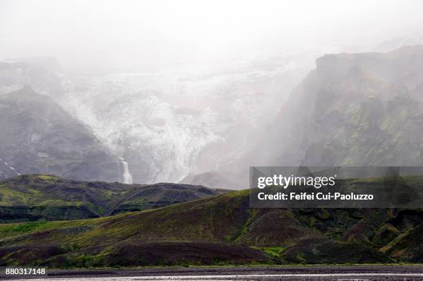 lagarfljót, east iceland - lagarfljót - fotografias e filmes do acervo