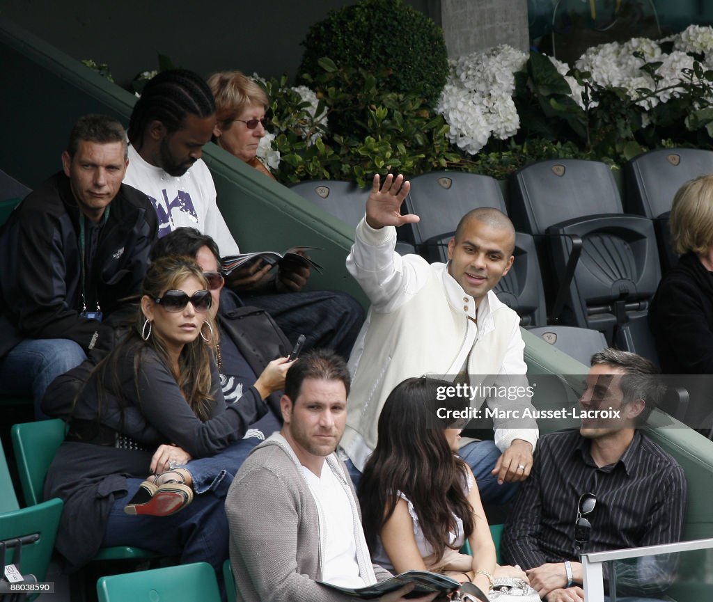 Celebrities Attend The French Open 2009