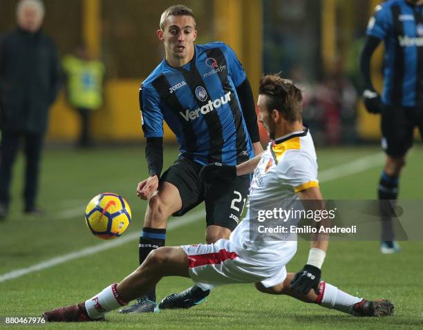 Timothy Castagne of Atalanta BC is challenged by Gianluca Di Chiara of Benevento Calcio during the Serie A match between Atalanta BC and Benevento...