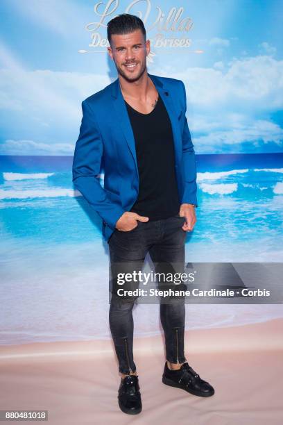 Florent Re attends the "La Villa Des Coeurs Brises" : Photocall at TF1 on November 27, 2017 in Boulogne-Billancourt, France.