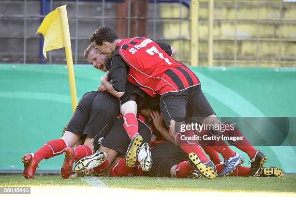 The Players of Freiburg celebrate the second goal of Jonathan Schmid during the DFB Juniors Cup final match between SC Freiburg and Borussia Dortmund...