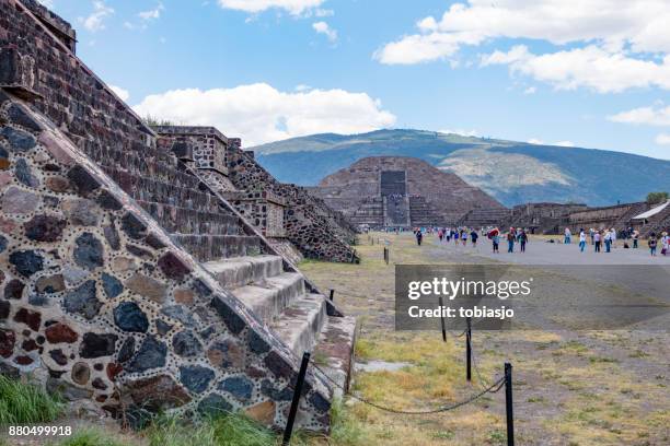 teotihuacan pyramids mexico - pyramid of the moon stock pictures, royalty-free photos & images