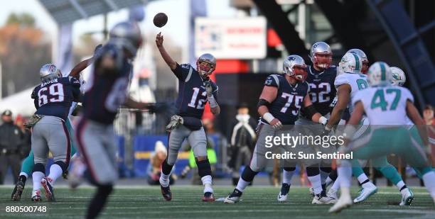 The New England Patriots, led by quarterback TOM BRADY, blasted past Miami 35-17 and improved to 9-2. The Patriots clinched their 17th consecutive...
