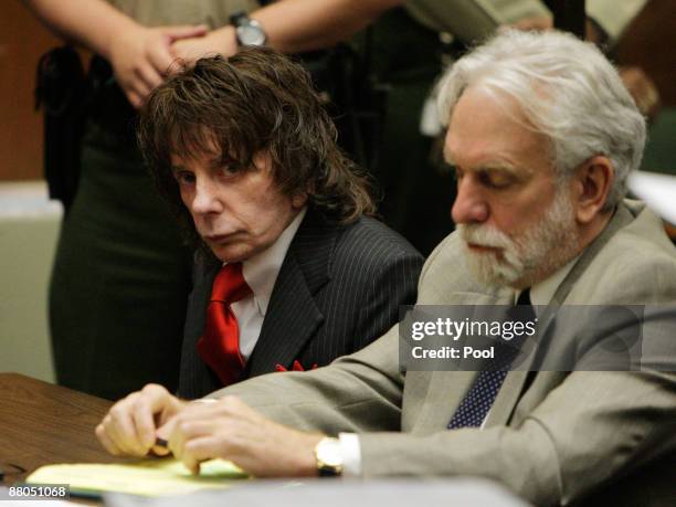 Phil Spector listens to the judge during sentencing in Los Angeles Criminal Courts on May 29, 2009 in Los Angeles, Californial, for the February 2003...