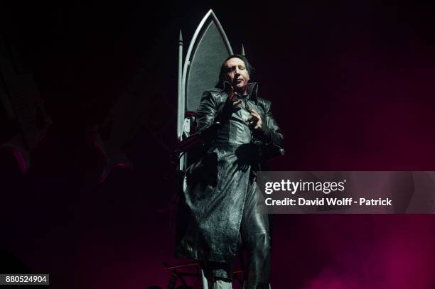 Marilyn Manson performs at AccorHotels Arena on November 27, 2017 in Paris, France.