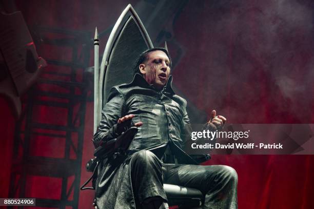 Marilyn Manson performs at AccorHotels Arena on November 27, 2017 in Paris, France.