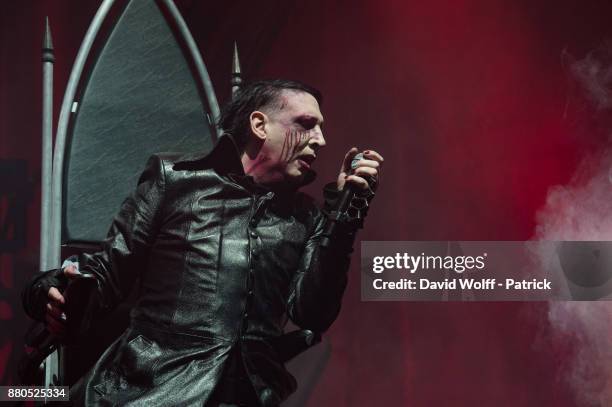 Marilyn Manson performs at AccorHotels Arena on November 27, 2017 in Paris, France.