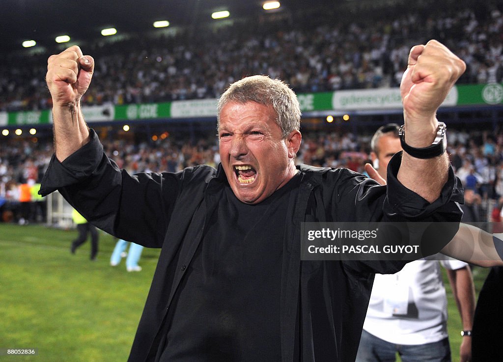 Montpellier's coach Rolland Courbis reac