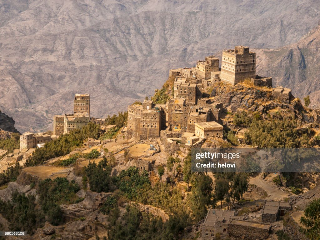 Aldeia típica de montanha no Iêmen
