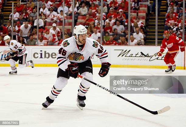 Colin Fraser of the Chicago Blackhawks skates against the Detroit Red Wings during Game Five of the Western Conference Championship Round of the 2009...