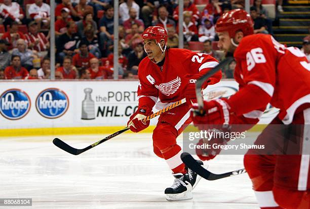 Chris Chelios of the Detroit Red Wings skates against the Chicago Blackhawks during Game Five of the Western Conference Championship Round of the...