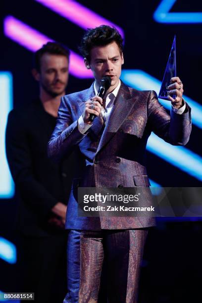 Harry Styles accepts the ARIA for Best International Act during the 31st Annual ARIA Awards 2017 at The Star on November 28, 2017 in Sydney,...