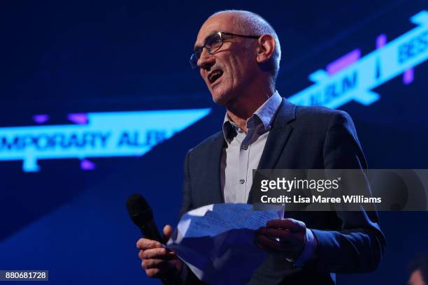 Paul Kelly accepts the ARIA for Best Adult Contemporary during the 31st Annual ARIA Awards 2017 at The Star on November 28, 2017 in Sydney, Australia.
