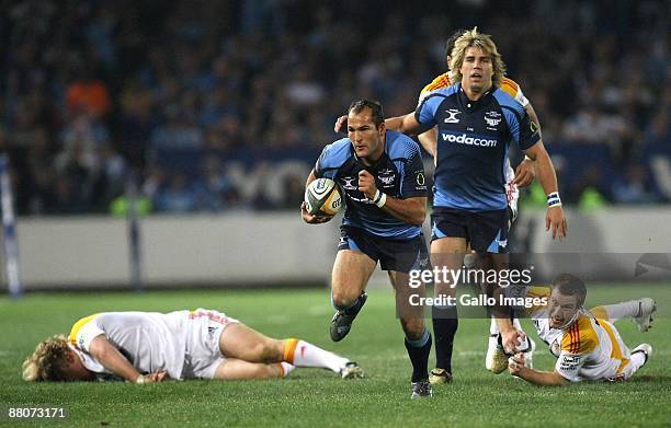 Fourie du Preez of the Bulls runs with the ball during the Super 14 final match between Vodacom Bulls and Chiefs from Loftus Versfeld Stadium on May...