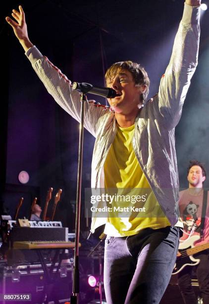 Musician Tom Chaplin of Keane performs on stage to celebrate 50 years of Island Records at Shepherds Bush Empire on May 30, 2009 in London, United...