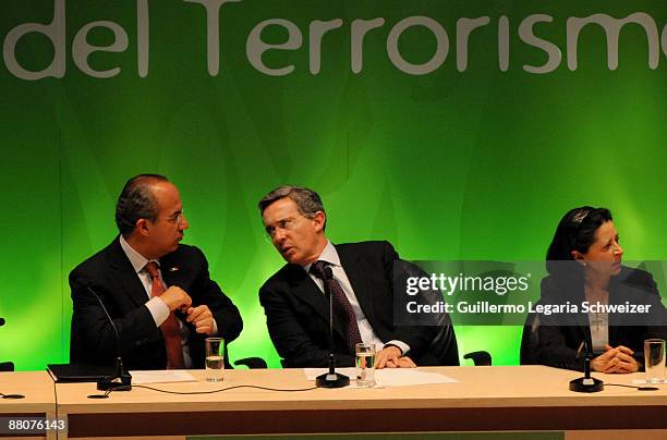 Mexican President Felipe Calderon, Colombian President Alvaro Uribe and Colombian First Lady Lina Moreno, during the closure of the 5th Terrorism...