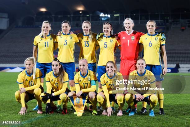 Playersof Sweden during the Women's friendly international match between France and Sweden the at Stade Chaban-Delmas on November 27, 2017 in...