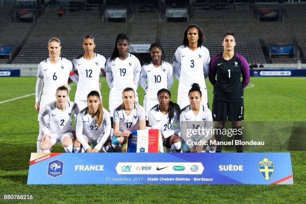 Players of France during the Women's friendly international match between France and Sweden the at Stade Chaban-Delmas on November 27, 2017 in...