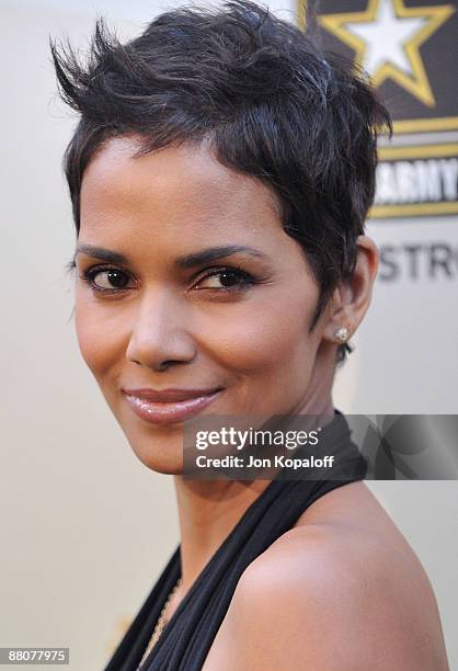 Actress Halle Berry arrives at Spike TV's 3rd Annual Guys Choice Awards at Sony Studios on May 30, 2009 in Los Angeles, California.