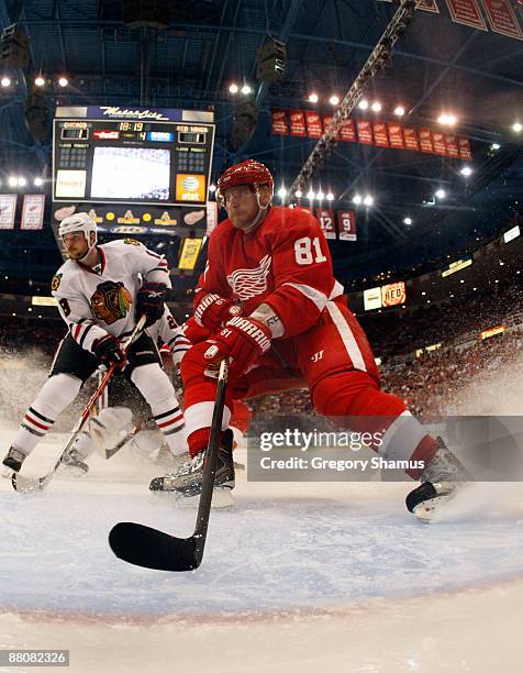 Marian Hossa of the Detroit Red Wings skates in front of the net against the Chicago Blackhawks during Game Five of the Western Conference...