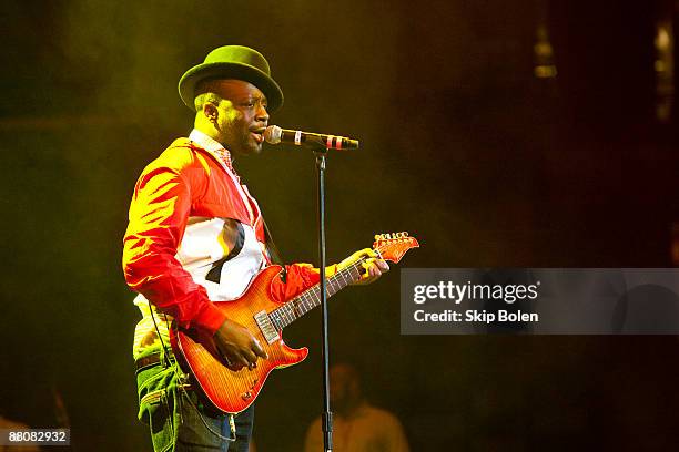 Wyclef Jean performs during the Domino Effect benefit concert at the New Orleans Arena on May 30, 2009 in New Orleans, Louisiana.