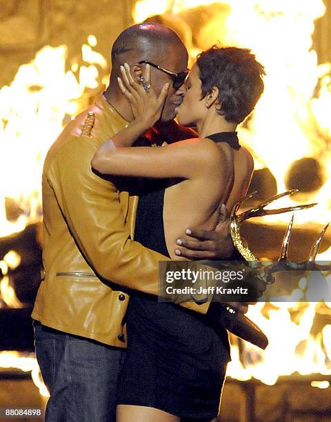 Actress Halle Berry and Jamie Foxx onstage at Spike TV's 2009 "Guys Choice Awards" held at the Sony Studios on May 30, 2009 in Los Angeles,...