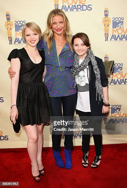 Actresses Sofia Vassilieva, Cameron Diaz and Abigail Breslin arrive at the 18th Annual MTV Movie Awards held at the Gibson Amphitheatre on May 31,...