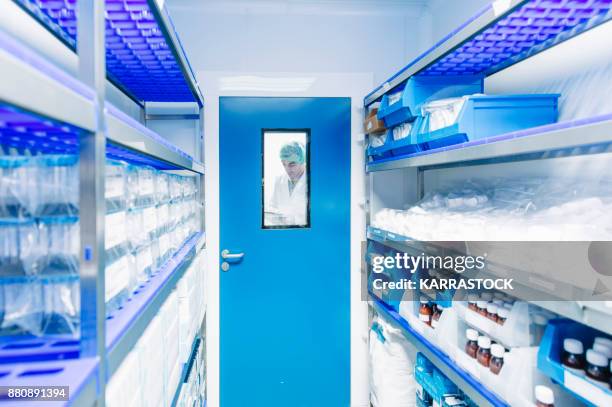 Lab Containment Cell 23,237 Containment Lab Stock Photos, High-Res Pictures, and Images ...