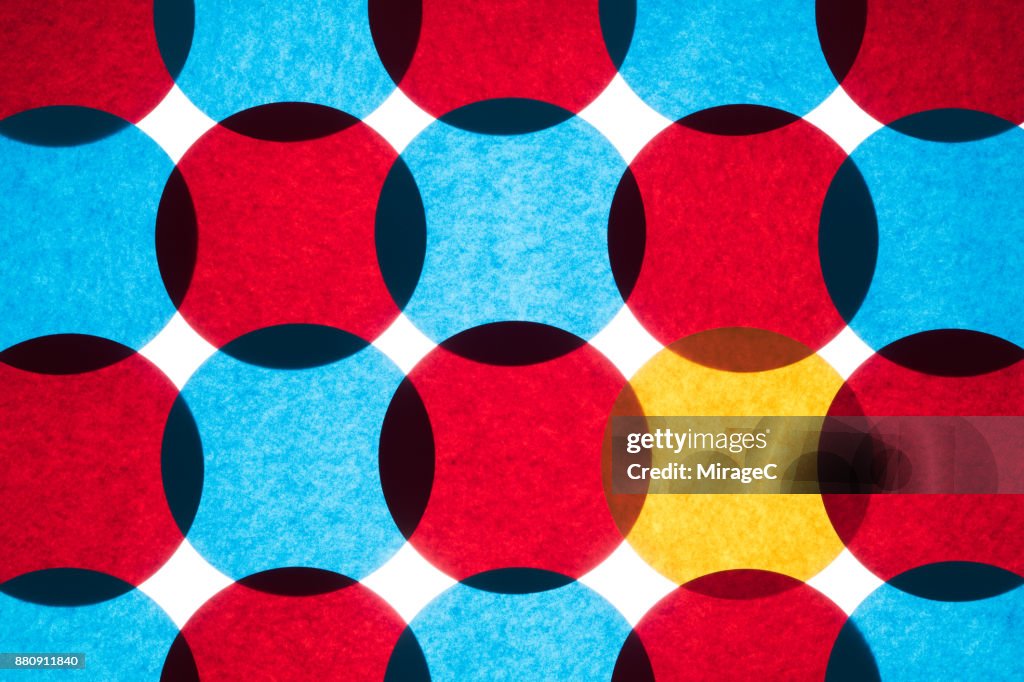 Overlapping Circle Paper Pattern