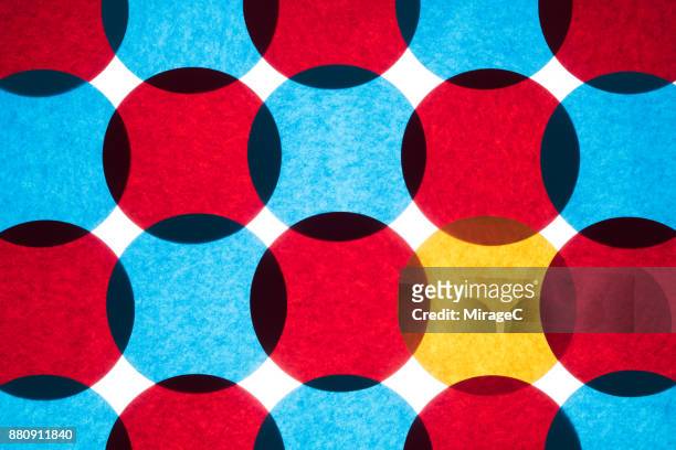 Overlapping Circle Paper Pattern