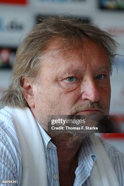 Dirk Riach 4 Dr Dirk Rasch Photos & High Res Pictures - Getty Images