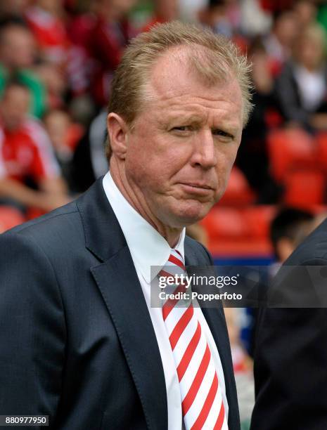 Nottingham Forest manager Steve McLaren looks on during the Npower Championship match between Nottingham Forest and Leicester City at the City Ground...