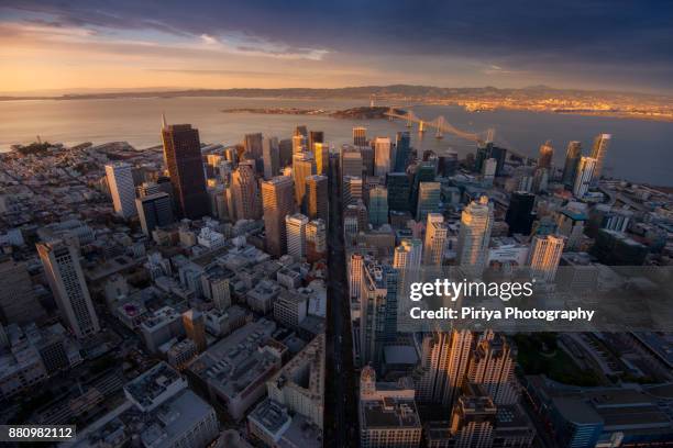 san francisco downtown - bahía de san francisco fotografías e imágenes de stock