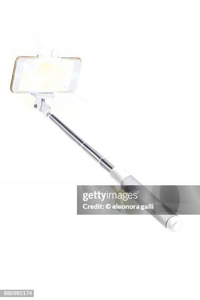 white selfie stick - selfiestick stockfoto's en -beelden