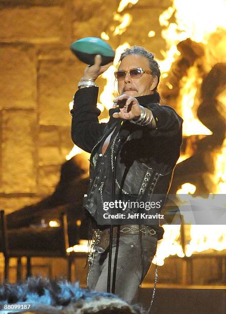 Mic Rourke 223 Mic Toss Stock Photos, High-Res Pictures, and Images - Getty Images