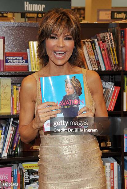 Lisa Rinna Works Lisa Rinna Book Signing For Rinnavation Photos and Premium High Res ...