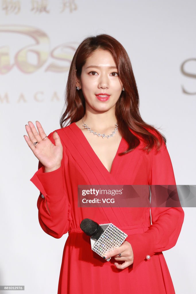 Park Shin-hye Attends Swarovski Christmas Event In Macao