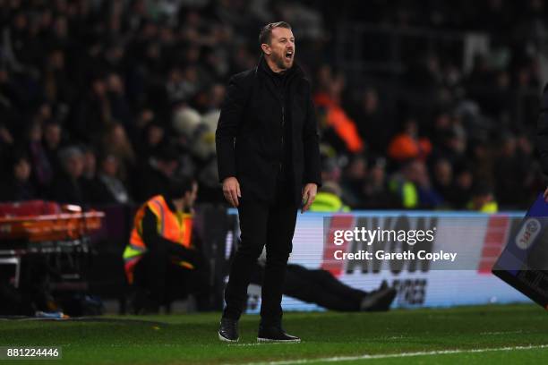 Derby County Manager, Gary Rowett speaks to his players during the Sky Bet Championship match between Derby County and Ipswich Town at iPro Stadium...