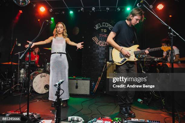 Pumaros 34 Isabel Neville Stock Photos, High-Res Pictures, and Images - Getty ...