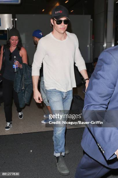 Chris Pine is seen on November 28, 2017 in Los Angeles, California.
