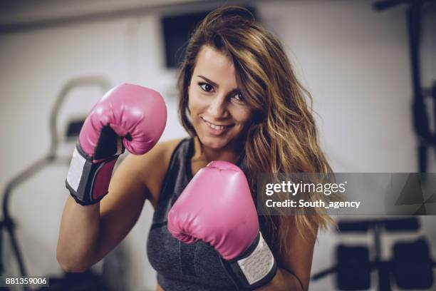pugile donna - womens boxing foto e immagini stock