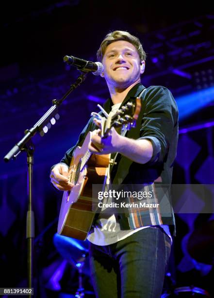 Niall Horan performs onstage at 106.1 KISS FM's Jingle Ball 2017 Presented by Capital One at American Airlines Center on November 28, 2017 in Dallas,...