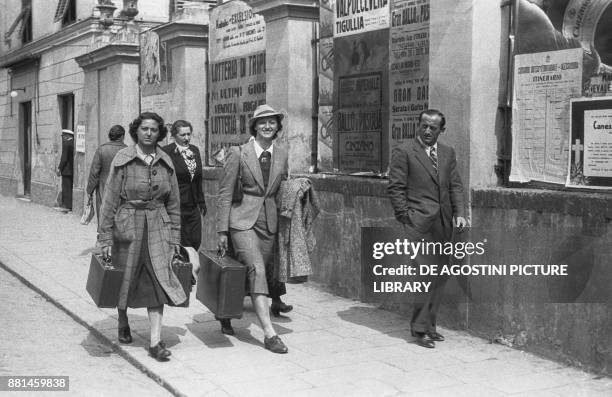 Ondina Valla going to the athletics training in Rapallo, 19 April 1938, Italy, 20th century.
