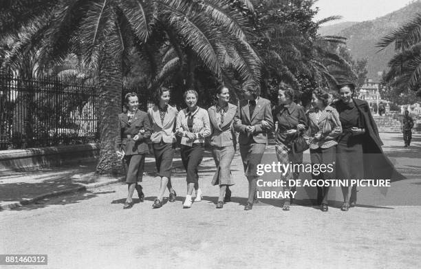 The female athletics team in Rapallo, in the center Ondina Valla, April 19 Italy, 20th century.
