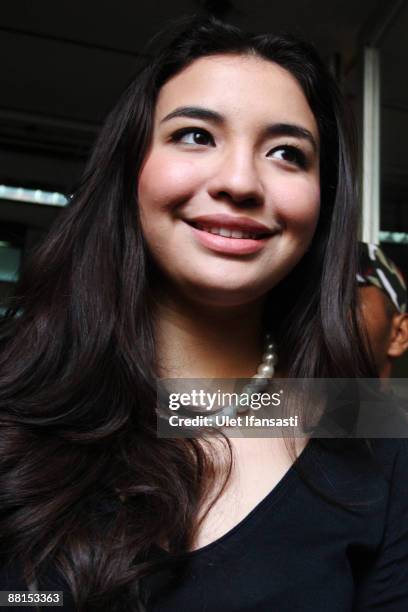 Indonesian model Manohara Odelia Pinot, the now-estranged wife of Tengku Temenggong Mohammad Fakhry, the Prince of Malaysia's Kelantan state, meets...